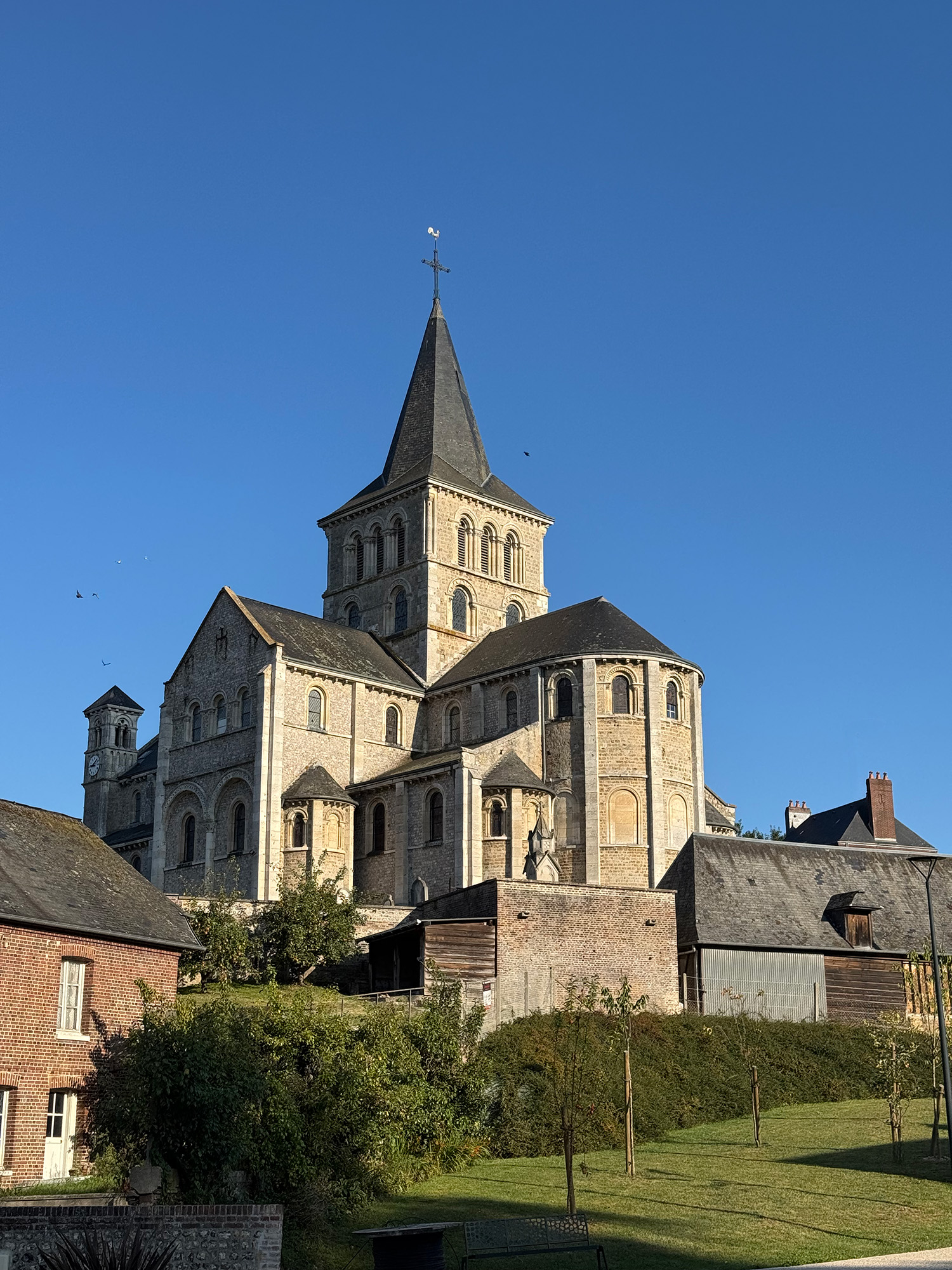 Église Saint-Denis d’Héricourt-en-Caux dominant la vallée de la Durdent, Seine-Maritime