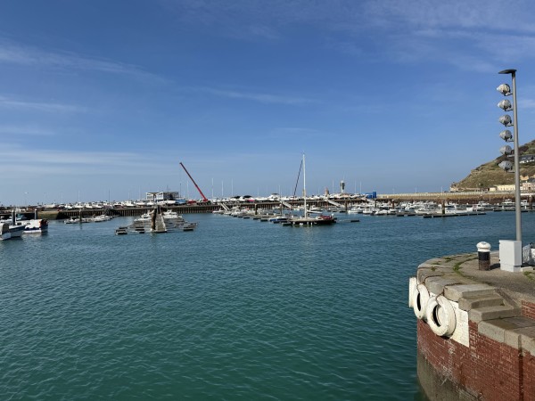Vue sur le port de plaisance de Fécamp
