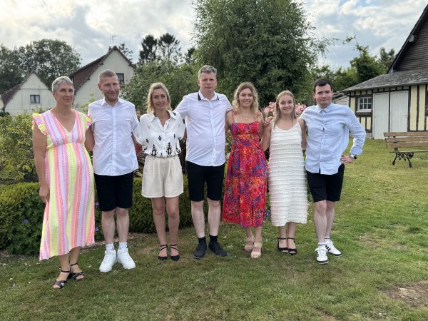 Défilé de mode à Angiens - 6 juillet 2025 dans le cadre du festival du lin - photo de groupe des modèles