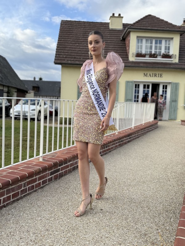 Défilé de mode à Angiens - 6 juillet 2025 dans le cadre du festival du lin