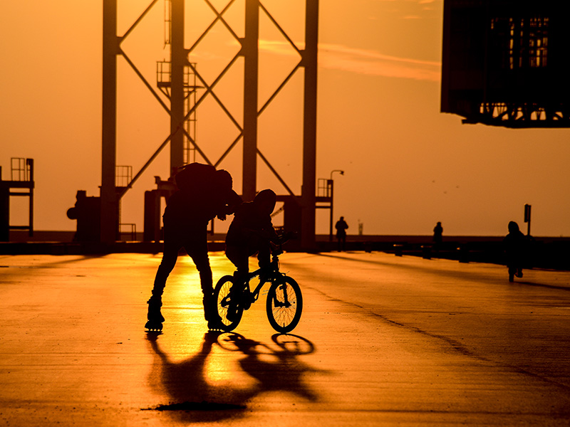 Entre deux ombres, le mouvement sur le front de mer du Havre