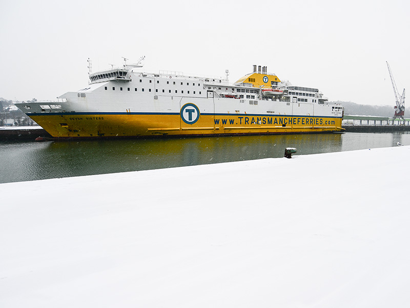 Le ferry à quai, Le Havre sous la neige